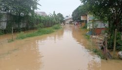 Kondisi Banjir yang Menggenangi Jln Rawa Indah